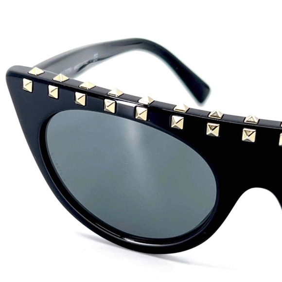 VALENTINO VA4018 Rockstud black gold studded cateye sunglasses main image 7